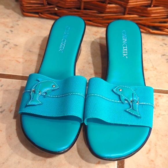 Cabin Creek Blue Dolphin Slip-On Sandals size 8.5 - Picture 1 of 5